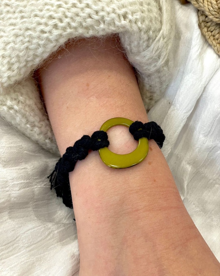 bijoux ivoire végétal bracelet macramé et ivoire végétal vert et noir