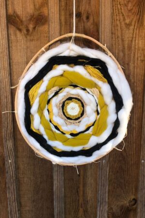 Tissage circulaire mandala jaune moyen