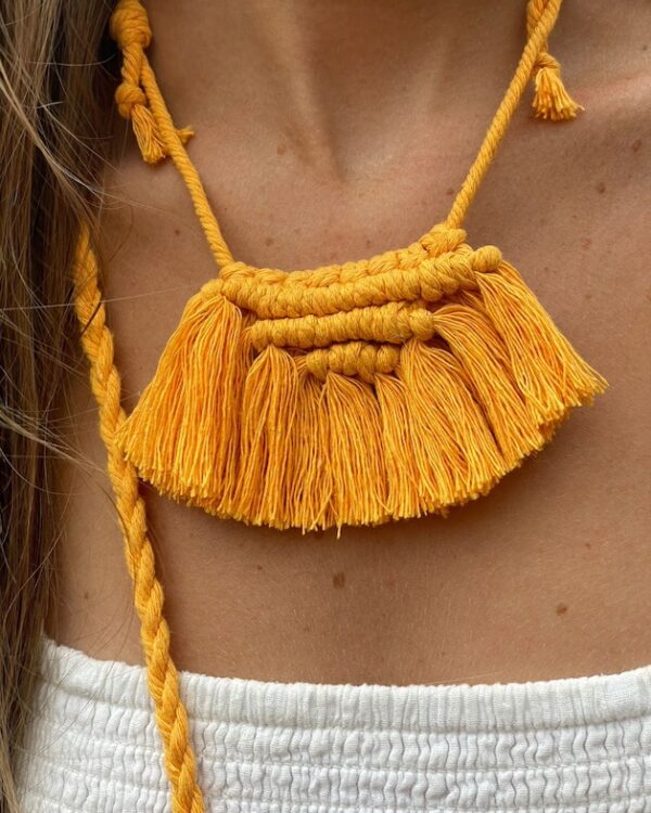 collier macramé jaune