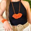 collier en macramé ajustable orange