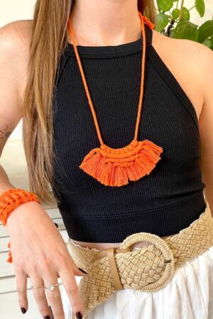 collier en macramé ajustable orange