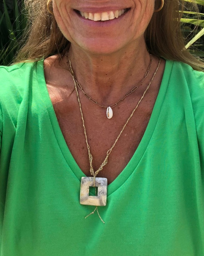 colliers minéraux collier macramé et agate crazy lace carrée