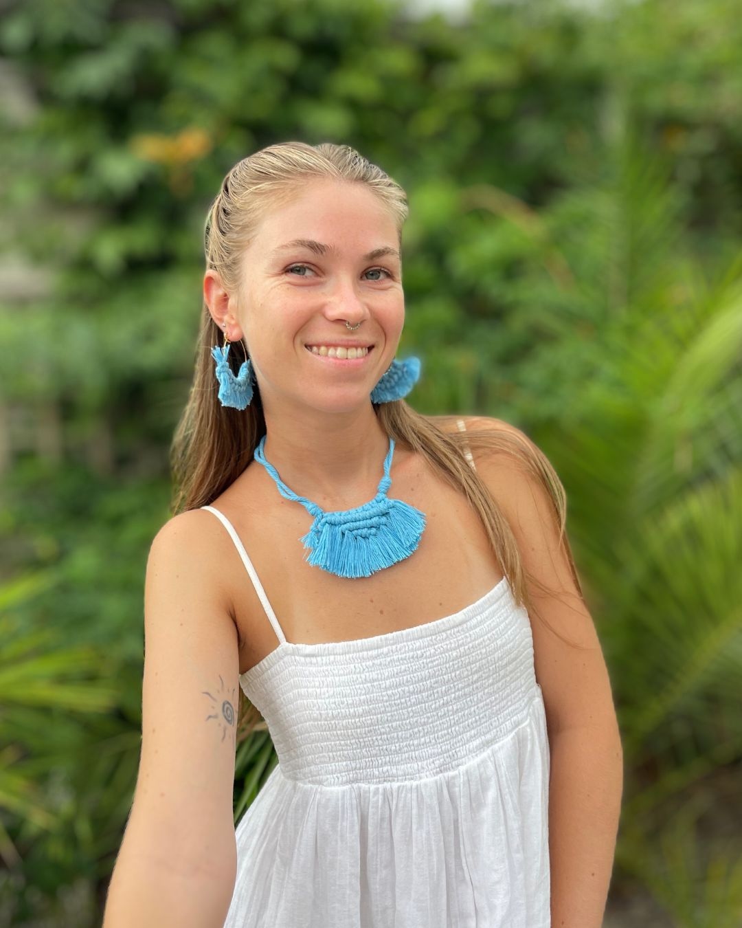 colliers bracelets sacs macramé collier macramé bleu ciel