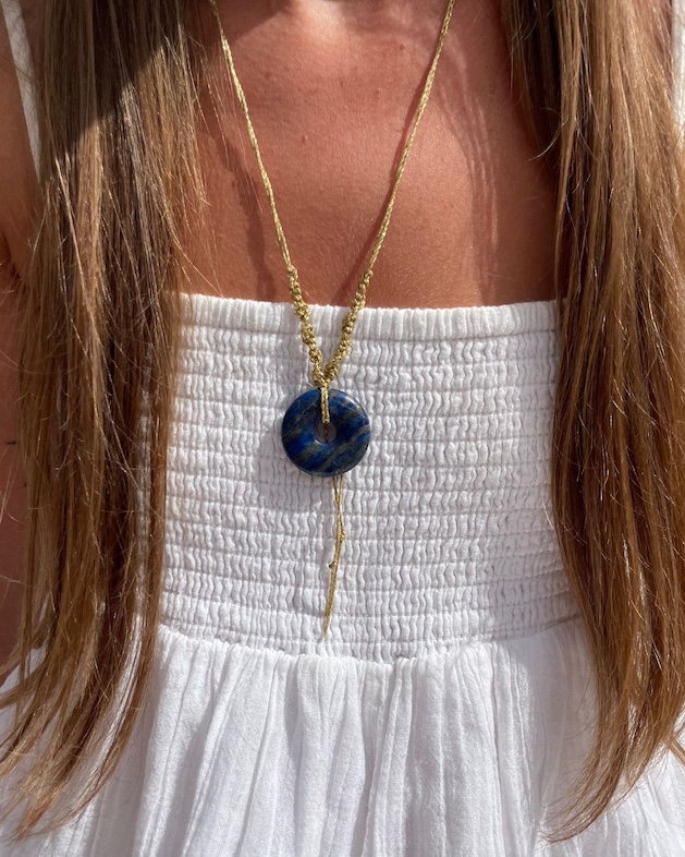 collier macramé et lapis lazuli