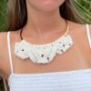 collier acier inoxydable doré et macramé blanc