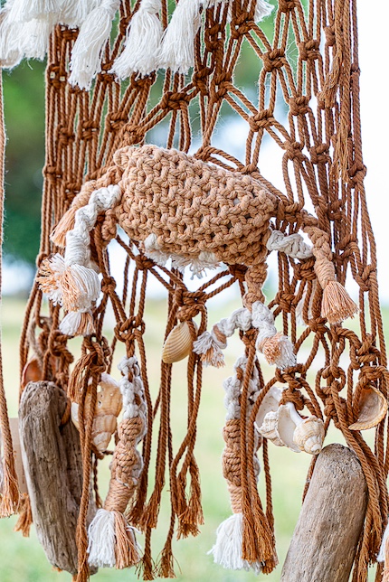 Filet de pêche macramé bois flotté avec poisson, poulpe et crabe