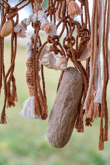 Filet de pêche macramé bois flotté avec poisson, poulpe et crabe