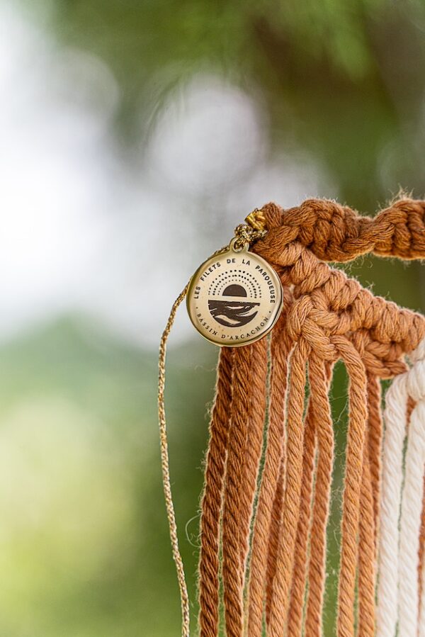 Lune macramé tricolore beige, marron , blanc