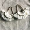 Boucles d'oreilles forme goutte macramé blanc et acier inoxydable