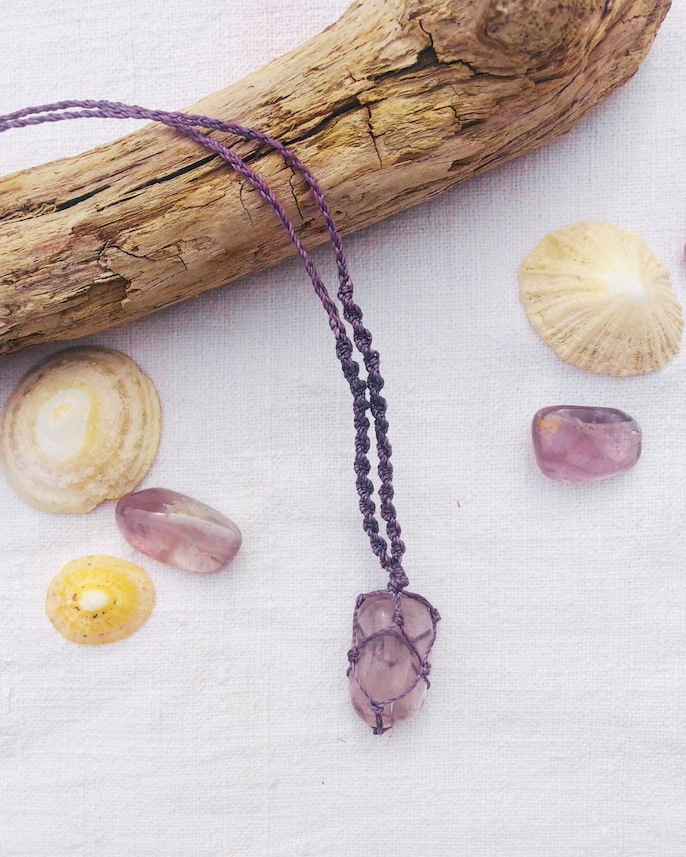 Collier chakra couronne violet avec améthyste Collier chakra couronne violet avec améthyste