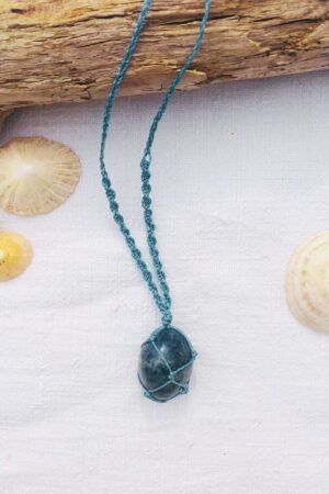 Collier chakra gorge bleu avec sodalite