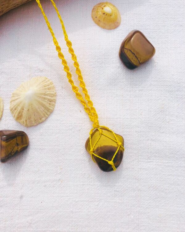 Collier chakra plexus solaire jaune avec oeil de tigre