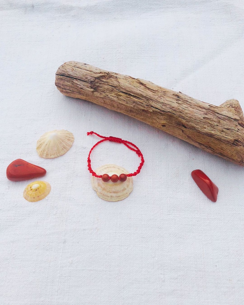 Bracelet rouge chakra racine avec 3 perles en jaspe rouge Bracelet rouge chakra racine avec 3 perles en jaspe rouge